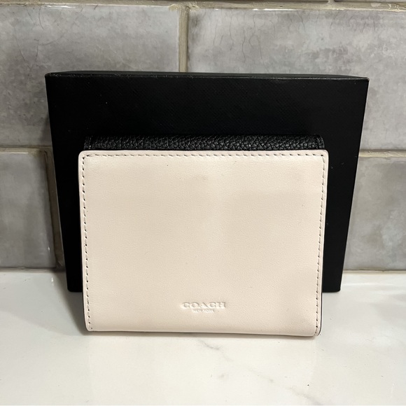 NWT Coach Snakeskin Tabby Wallet - Multi - Picture 3 of 7